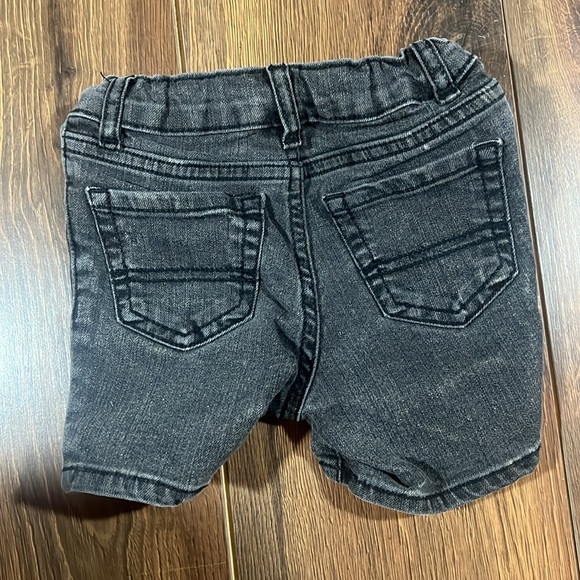 Children's Place 18-24 Mths Denim shorts - Picture 6 of 7